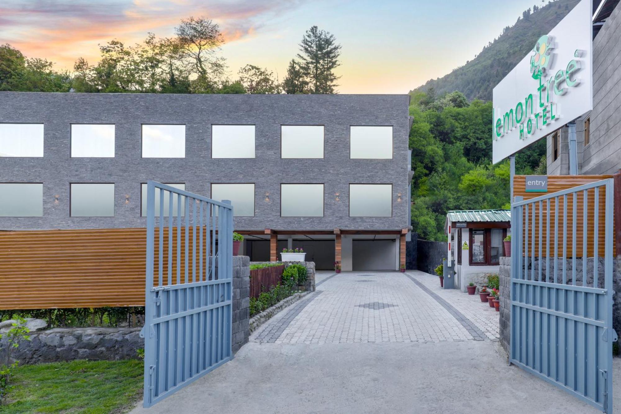 Span Inn Suites Manali Baragrān Exterior foto